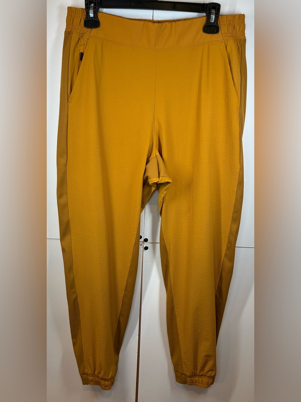 Athleta Textured Brooklyn Jogger Pants Size 10 Mustard Yellow